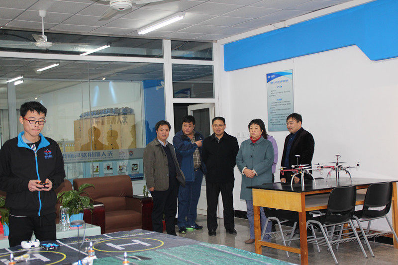 1510627835907848.jpg 河北智飛極農(nóng)無(wú)人機(jī)科技|保定ASFC無(wú)人機(jī)駕駛員培訓(xùn)考證|打藥撒藥噴藥植保無(wú)人機(jī)