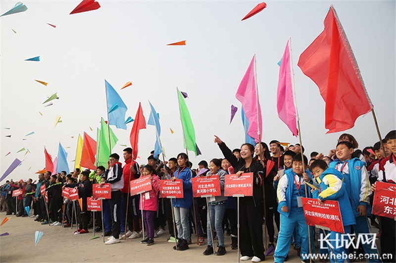 河北智飛極農無人機科技|一鳶科技|行業(yè)定制無人機 河北智飛極農無人機科技|一鳶科技|行業(yè)定制無人機